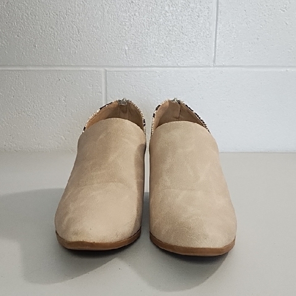 Creamy Tan and Black Mules with Snake Print Accents Zip Back 2" Heel Shoes - Picture 2 of 13